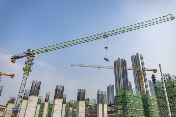 塔吊施工 摄影:王博.jpg